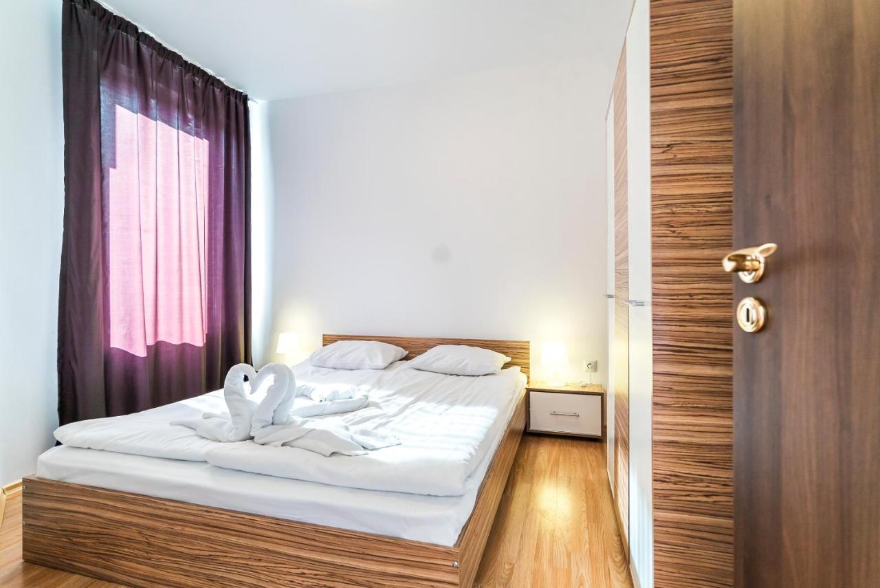 Apartments In Hotel Admiral Plaza Slântsjev Brjag Eksteriør bilde