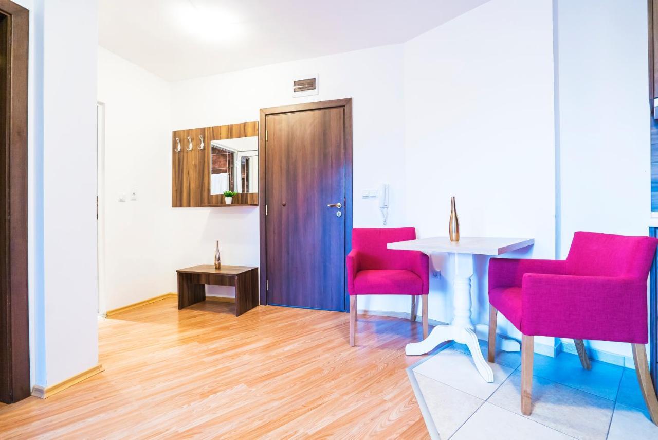 Apartments In Hotel Admiral Plaza Slântsjev Brjag Eksteriør bilde